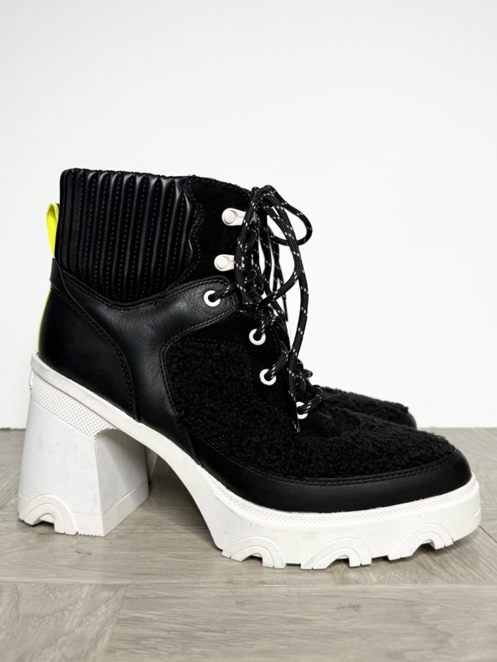 Sorel Brex Cozy Lace Up Boot 10 1/2
